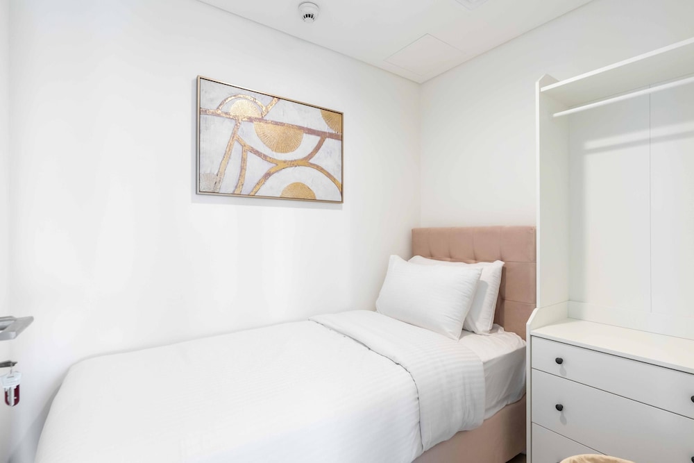 Regal 3BR Maid w Burj Khalifa View Balcony