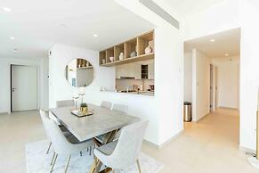 Regal 3BR Maid w Burj Khalifa View Balcony