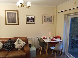 Beautiful 4-bed Apartment in Wolverhampton