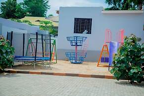 Aniny Hotel