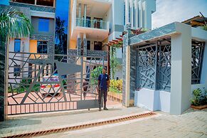Aniny Hotel