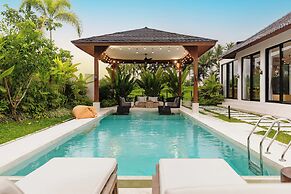 Marbella Villa by Betterplace