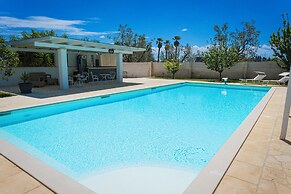 Villa El Capitano with garden and pool