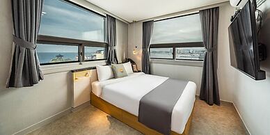 RITZ HOTEL