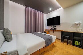 RITZ HOTEL