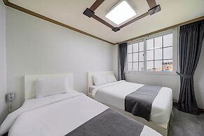 RITZ HOTEL