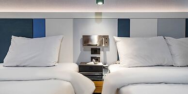 RITZ HOTEL