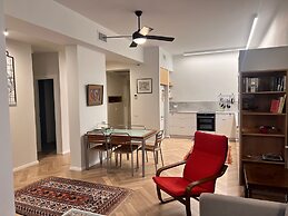 Exquisite Home on Rothschild by FeelHome