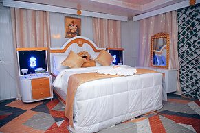 AFRIKANDO ROYAL CASTLE