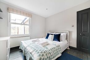 Colourful Southfields Charm