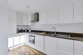 Chic Chiswick Apartment