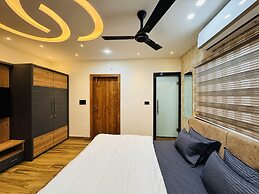 HomeEscape Luxe 2BHK Penthouse Near LIG