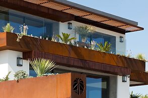 La Villa Miramar