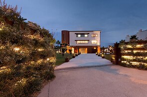 La Villa Miramar