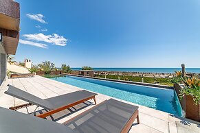 La Villa Miramar