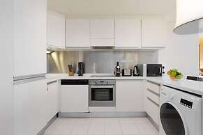 Maison Privee - Dazzling Studio w/ Direct Burj Khalifa Views