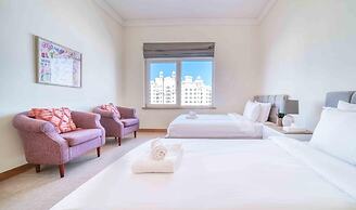 Chic Beachside 3BR Living at the Palm