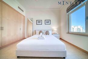 Chic Beachside 3BR Living at the Palm