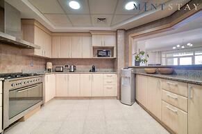 Chic Beachside 3BR Living at the Palm