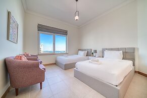 Chic Beachside 3BR Living at the Palm