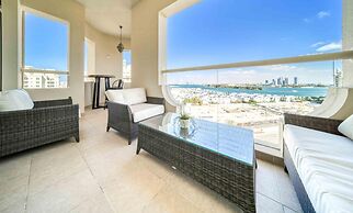 Chic Beachside 3BR Living at the Palm
