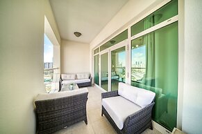 Chic Beachside 3BR Living at the Palm