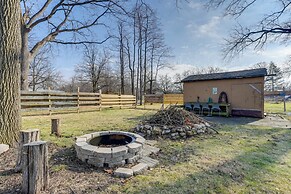 Cozy Kalamazoo Studio, 4 Mi to Downtown Area!