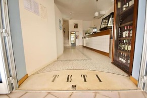 Hotel Teti