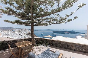 Morfes Luxury Suites by Caldera Houses