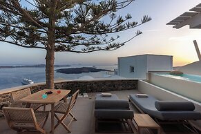 Morfes Luxury Suites by Caldera Houses