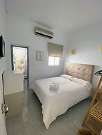 Hostal Avenida by Bossh! Hotels