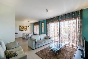 Captivating 2-bed Apartment in Praia da Luz