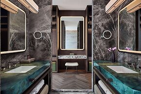 Conrad Chongqing