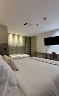 Sonata 44 Hotel Laureles