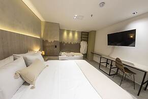 Sonata 44 Hotel Laureles