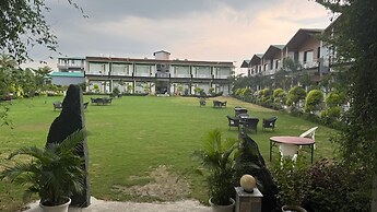 Countryard Resort By Alcor