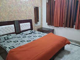 Roomshala 153 Hotel Krishnashrya