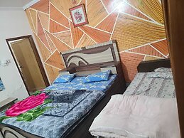 Roomshala 153 Hotel Krishnashrya