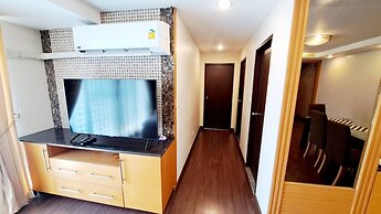 5B - 2 Bedroom Downtown Apartment With Shared Pool