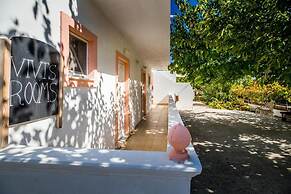 Vivi's Studios