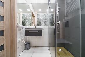 Aron Residence