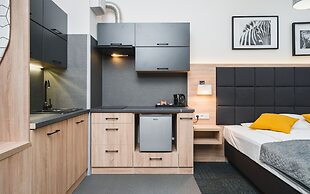 Aron Residence