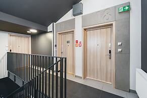 Aron Residence