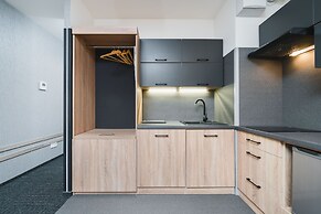Aron Residence