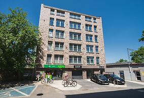 Aron Residence