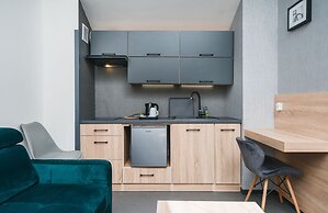 Aron Residence