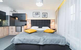 Aron Residence