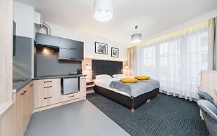 Aron Residence