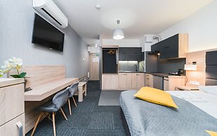 Aron Residence