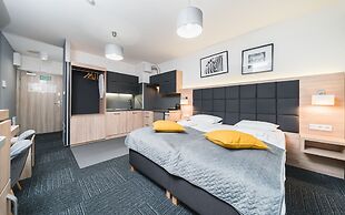 Aron Residence